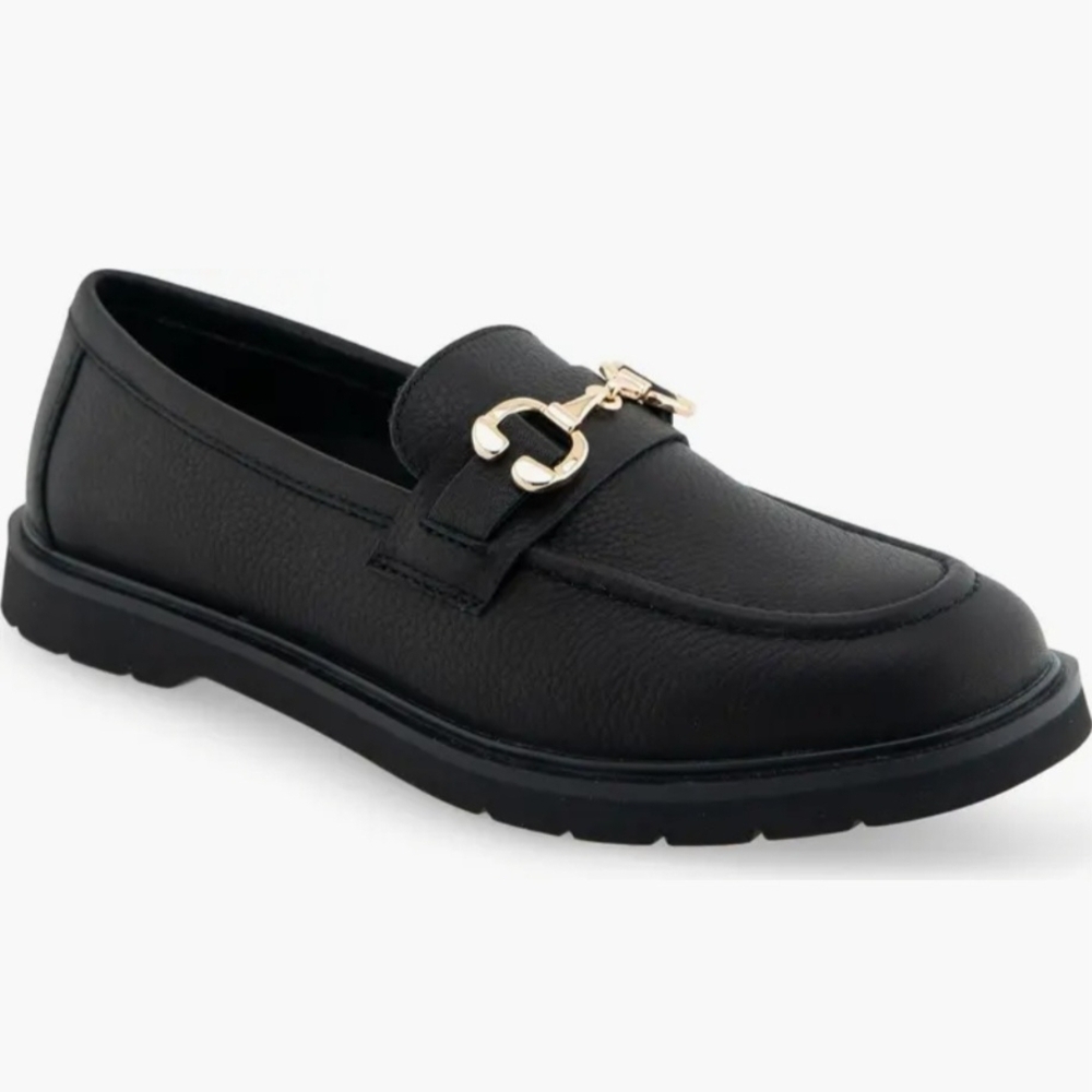 Areosoles Brayla Black Pebbled Loafer Womens Size 7.5  Goldtone Hardwear